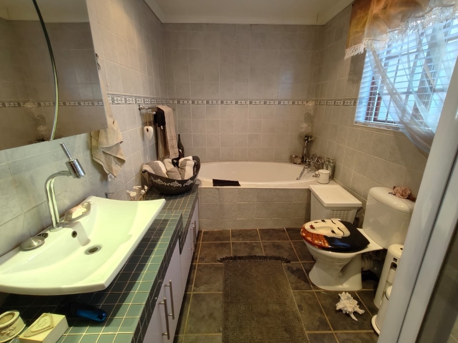 3 Bedroom Property for Sale in Deneysville Free State